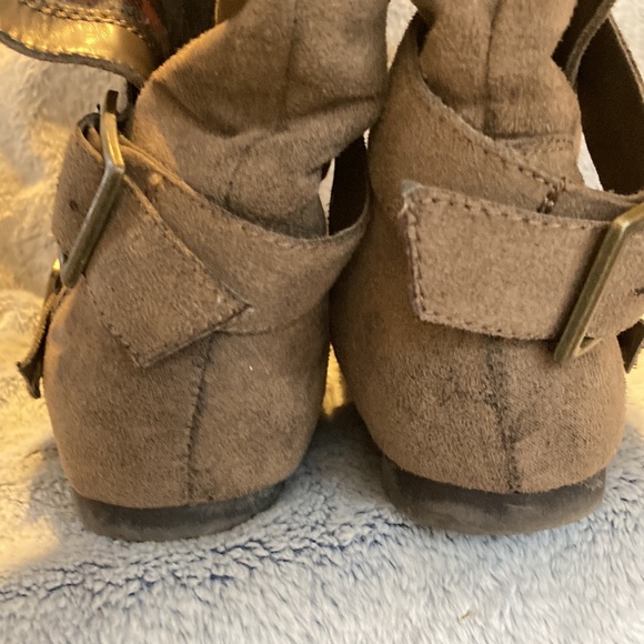 👠BOGO FREE👠LOWER EAST SIDE💫 Brown Flat Suede Ankle Boots - Picture 5 of 7